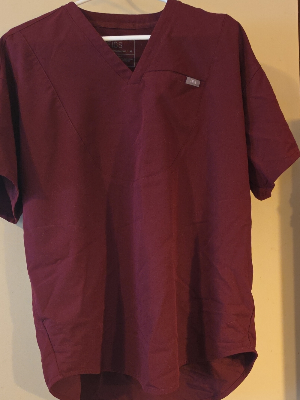 Figs Women’s V-Neck Top in Burgundy
